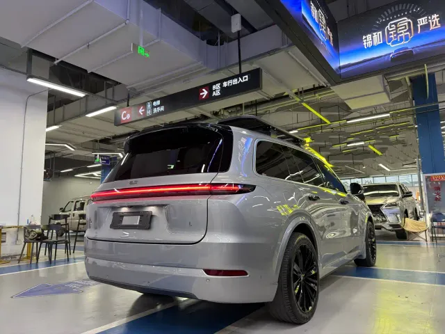 Li Auto L9 — Фото автомобиля 6