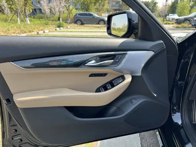 Cadillac CT5 — Фото автомобиля 10