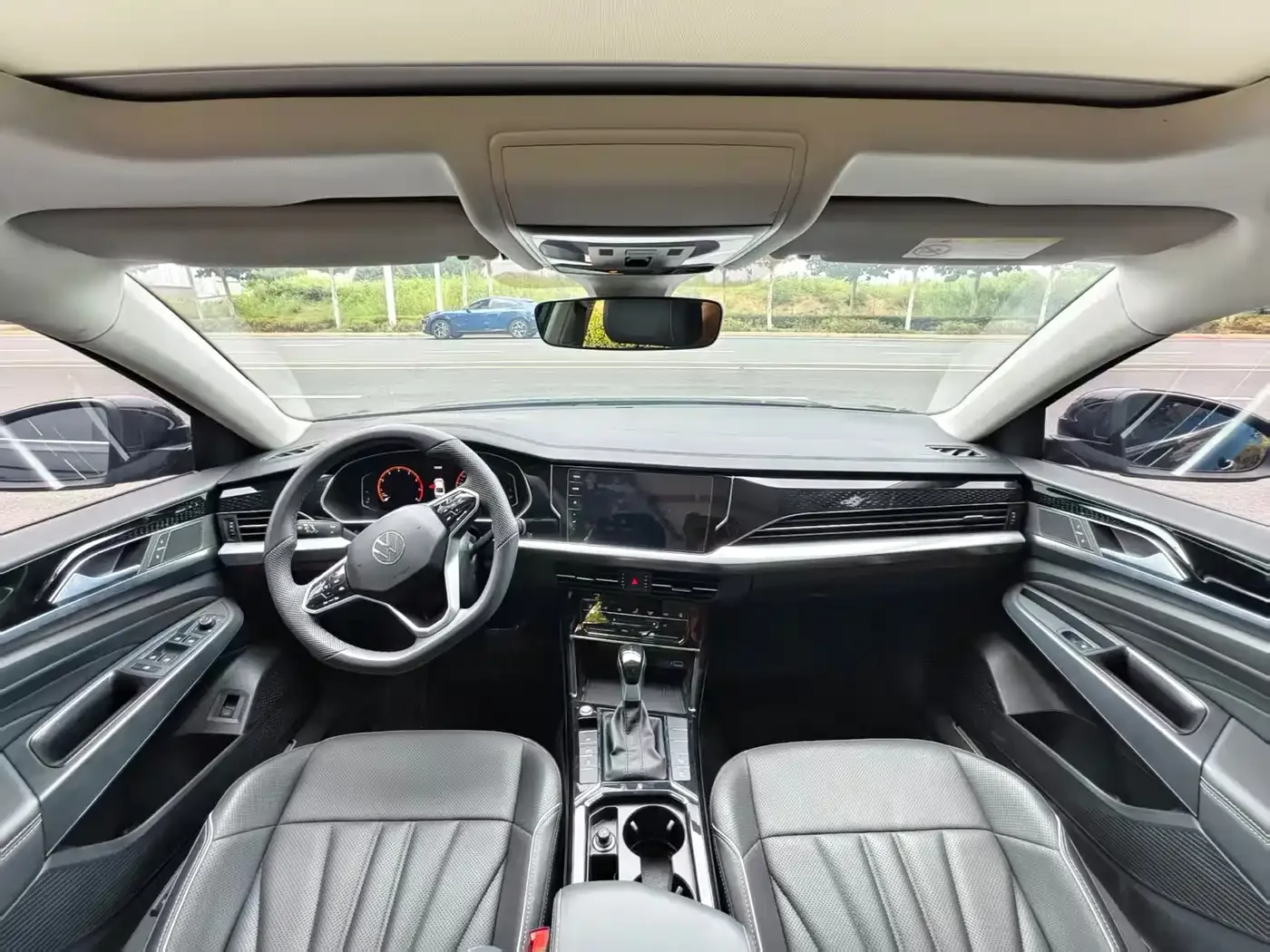 Volkswagen Passat 2024 380TSI Starlight Luxury Edition — Фото автомобиля 4