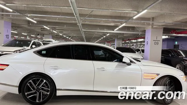 Genesis G80 Бензин 2.5 турбо AWD — Фото автомобиля 9