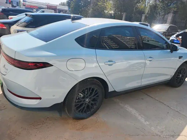 BYD Qin PLUS — Фото автомобиля 3