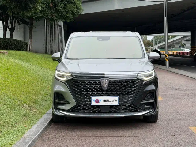 Roewe iMAX8 — Фото автомобиля 2