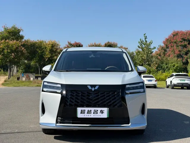 Wuling Starlight 730 — Фото автомобиля 2
