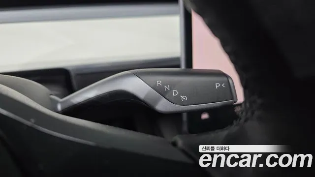 Tesla Model Y — Фото автомобиля 12