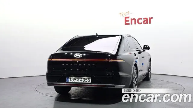 Hyundai Grandeur Grandeur (GN7) 2.5 Бензин 2WD — Фото автомобиля 4