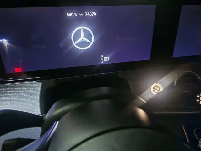 Mercedes-Benz E-Class — Фото автомобиля 8