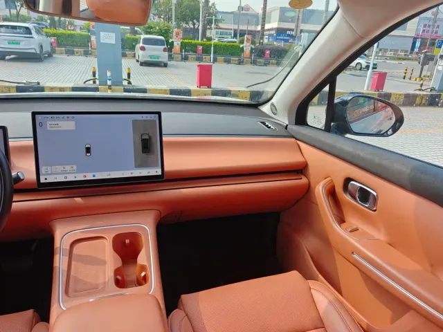 Leapmotor C10 — Фото автомобиля 15