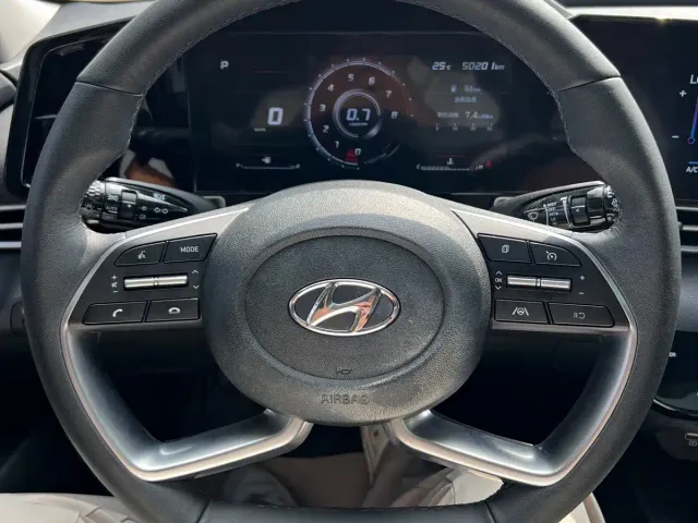 Hyundai Elantra — Фото автомобиля 12
