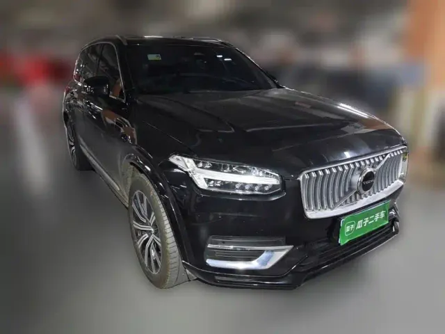 Volvo XC90 — Фото автомобиля 4