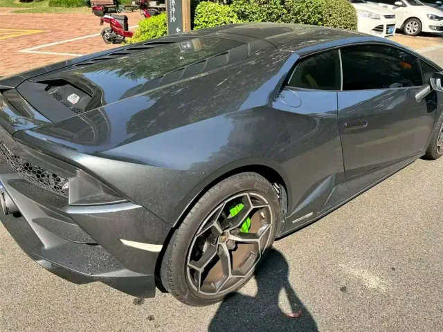 Lamborghini Huracan — Фото автомобиля 3