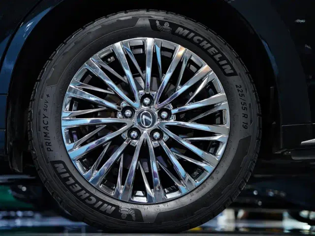 Lexus LM — Фото автомобиля 14