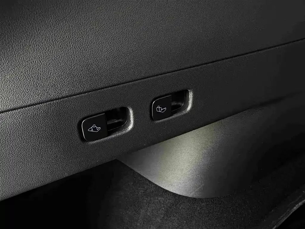 Tesla Model Y 2022 Facelift Rear-Wheel Drive Version — Фото автомобиля 14