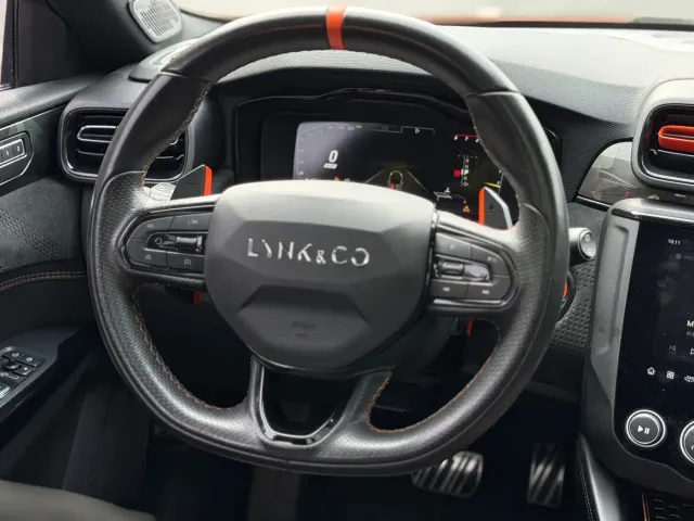 Lynk & Co 02 Hatchback — Фото автомобиля 10
