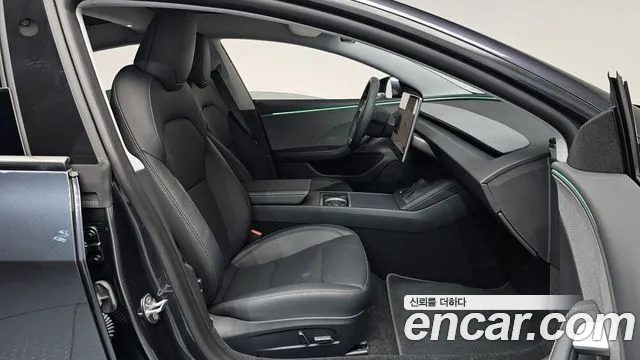 Tesla Model 3 — Фото автомобиля 16
