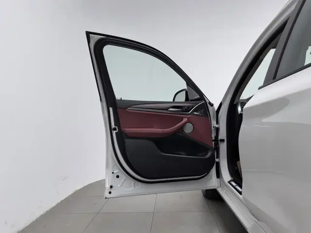 BMW BMW X3 2023 Facelift xDrive30i Leading M Night Package — Фото автомобиля 8