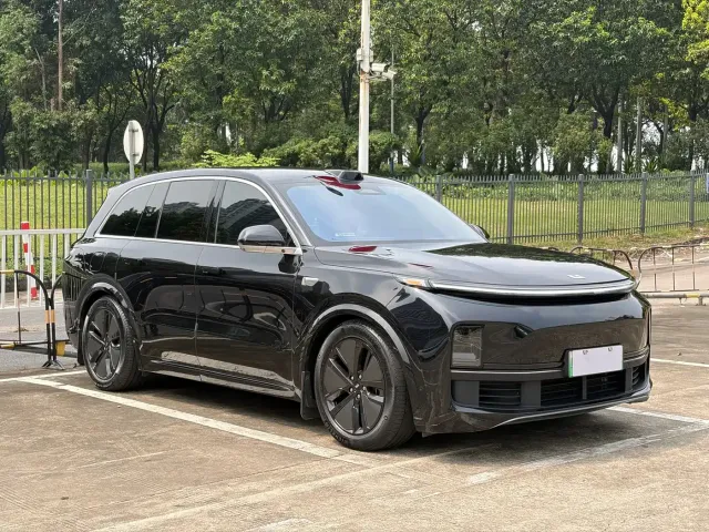 Li Auto L8 — Фото автомобиля 3