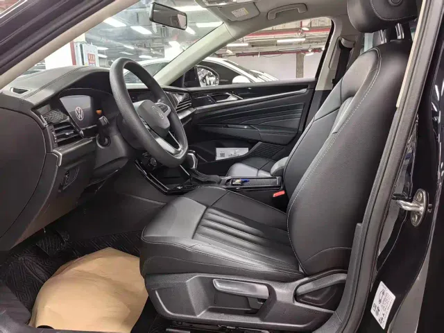 Volkswagen Passat — Фото автомобиля 12