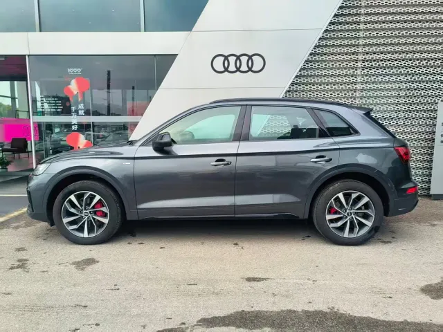 Audi Q5L — Фото автомобиля 3