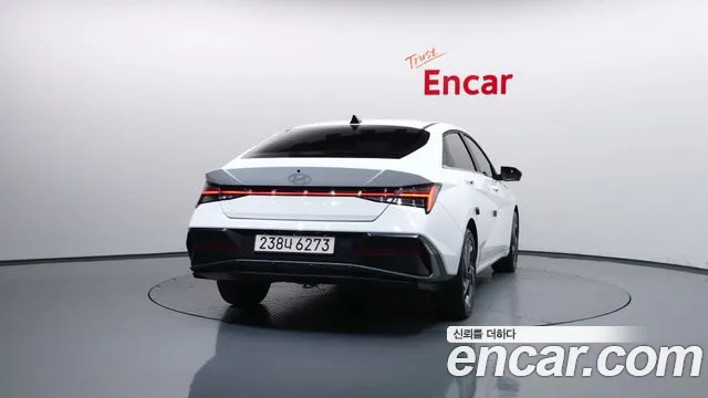 Hyundai Avante CN7 — Фото автомобиля 4