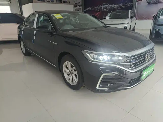 Volkswagen Passat — Фото автомобиля 3