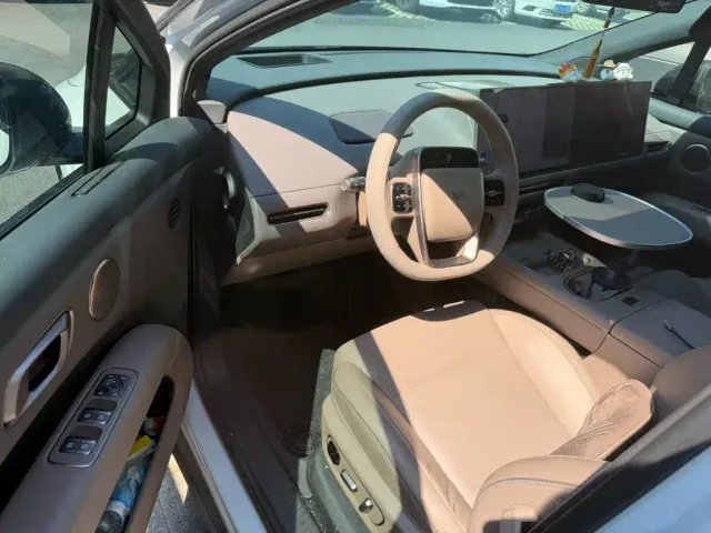 Li Auto i6 — Фото автомобиля 5