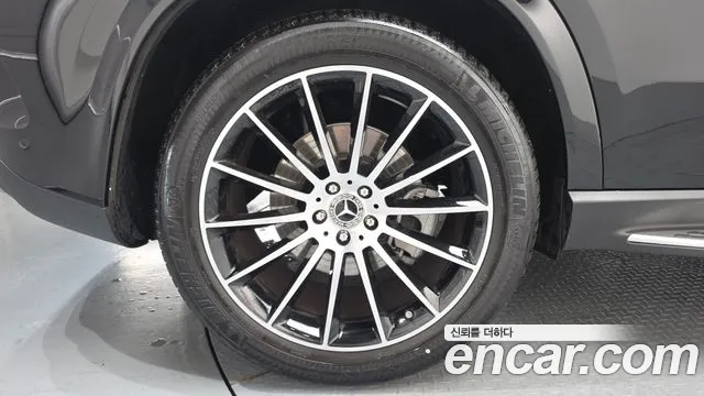 Mercedes-Benz GLE-Class — Фото автомобиля 5