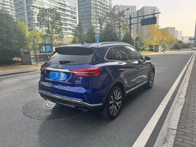 Hongqi HS5 — Фото автомобиля 9