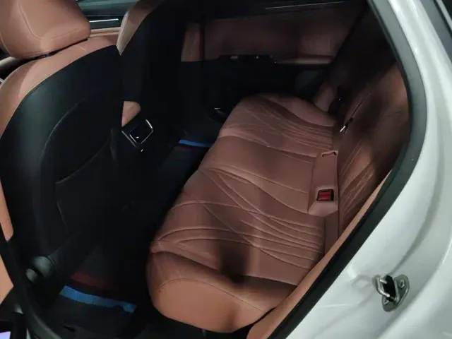 Geely Galaxy L6 — Фото автомобиля 11