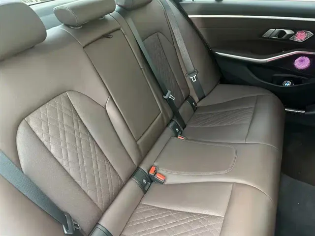 BMW 3 Series — Фото автомобиля 10