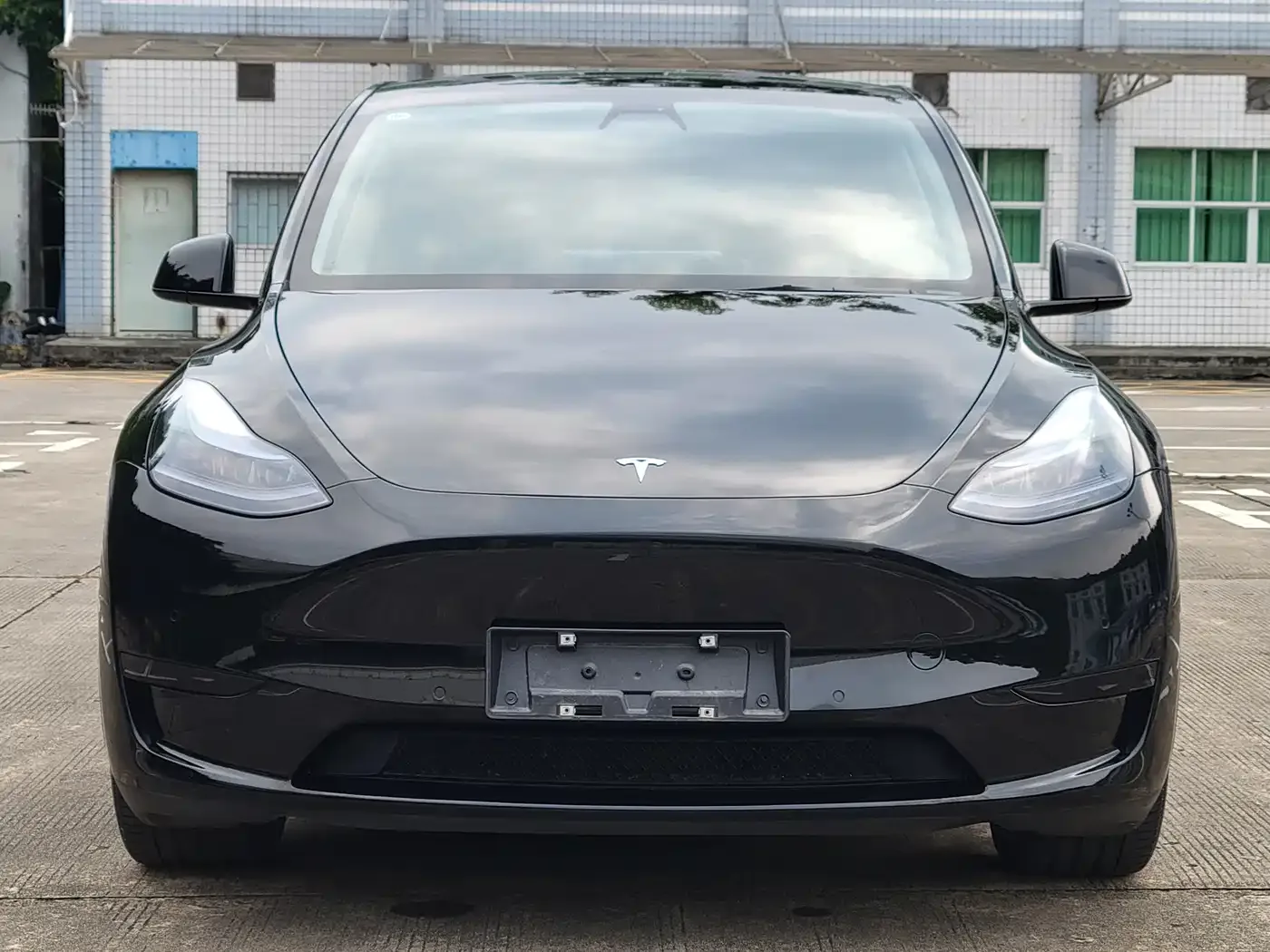 Tesla Model Y 2022 Facelift Rear-Wheel Drive Version — Фото автомобиля 2