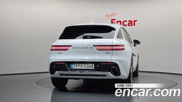 Genesis GV70 — Фото автомобиля 4