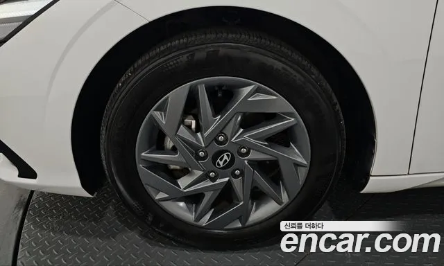 Hyundai Avante — Фото автомобиля 5