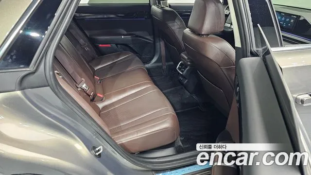 Hyundai Grandeur Grandeur (GN7) 2.5 Бензин 2WD — Фото автомобиля 11