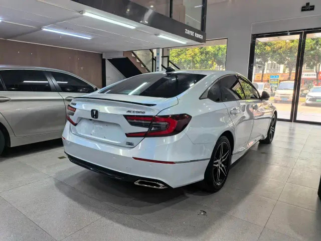 Honda Accord — Фото автомобиля 6