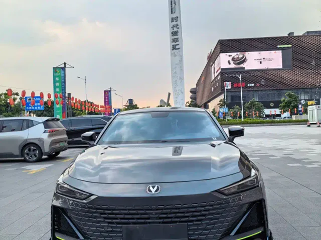 Changan Changan UNI-V 2022 1.5T Sport Edition — Фото автомобиля 2