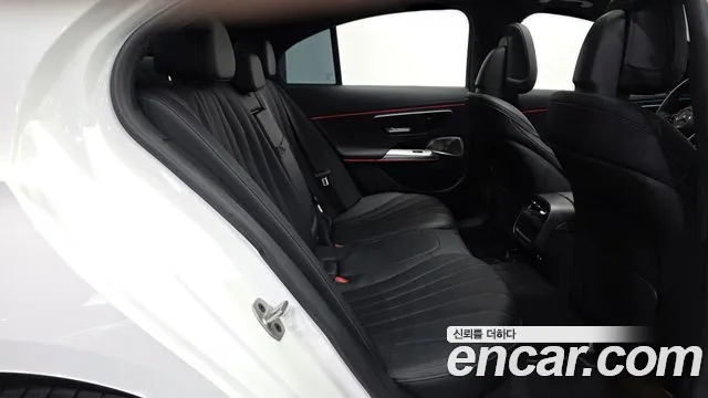 Mercedes-Benz E-Class E-класс W214 E300 4MATIC Exclusive — Фото автомобиля 12