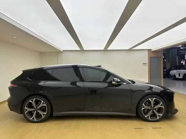 Nio ET5 Touring — Фото автомобиля 17