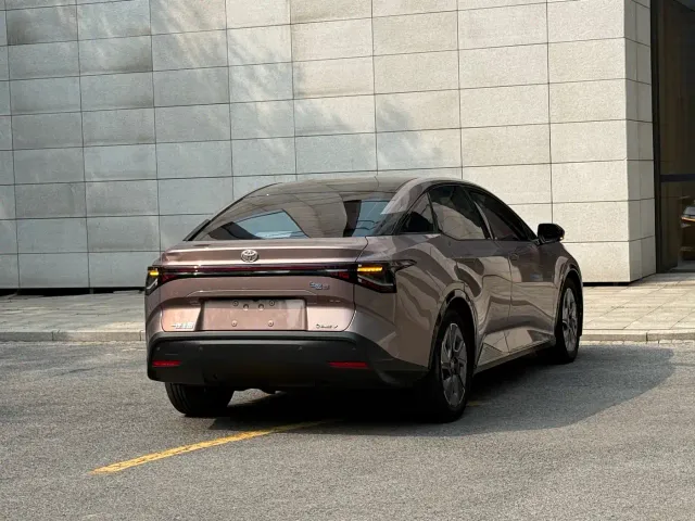 Toyota bZ3 — Фото автомобиля 18