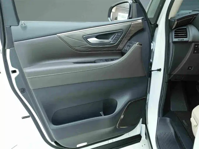 Toyota Alphard — Фото автомобиля 16
