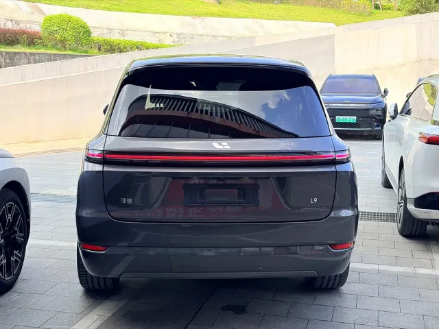 Li Auto L9 — Фото автомобиля 7