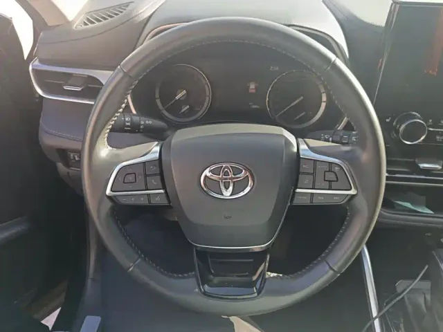 Toyota Highlander — Фото автомобиля 15