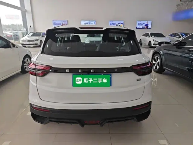 Geely Binyue — Фото автомобиля 5