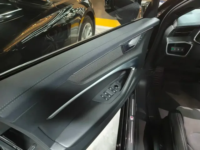 Audi Audi A6L 2022 40 TFSI Luxury Dynamic — Фото автомобиля 11