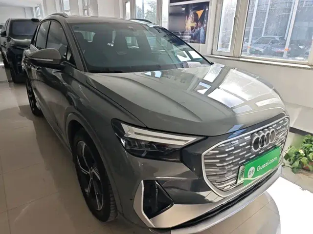 Audi Q4 e-tron — Фото автомобиля 3