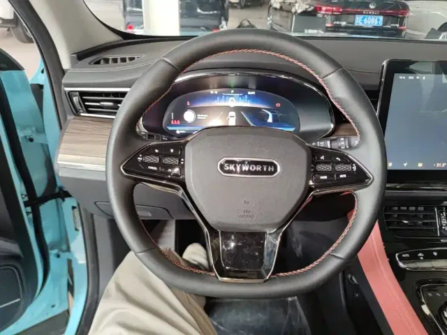 Skyworth Auto HT-i — Фото автомобиля 6