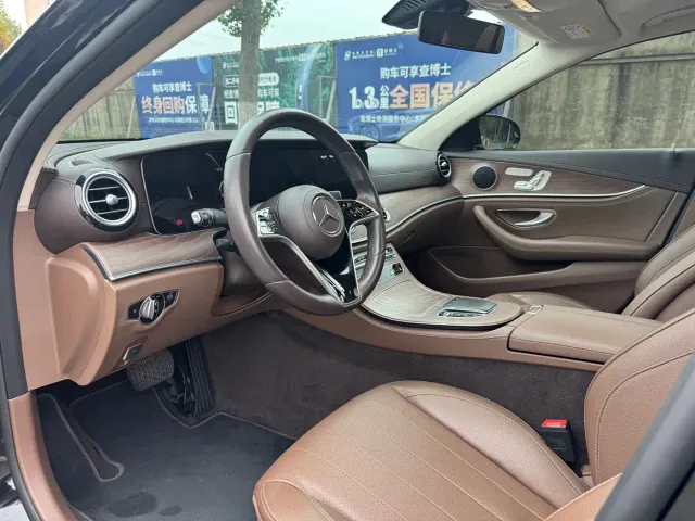 Mercedes-Benz E-Class — Фото автомобиля 6