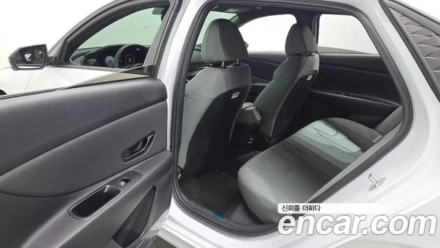 Hyundai AVANTE Новый Avante (CN7) — Фото автомобиля 12