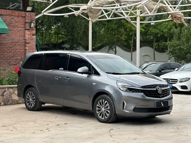 Buick GL8 — Фото автомобиля 3