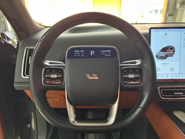 Li Auto L9 — Фото автомобиля 6