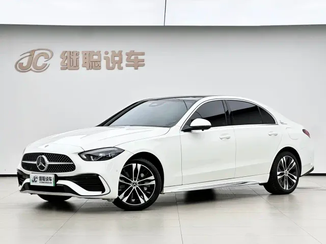 Фотография автомобиля — Mercedes-Benz C-Class